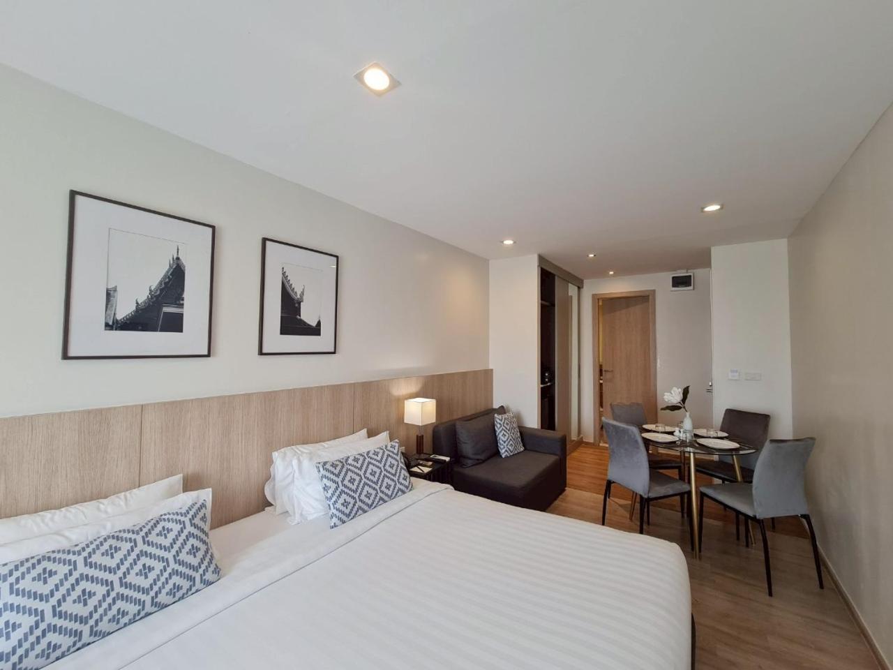 The Residence On Thonglor By Uhg Bangkok Exterior photo