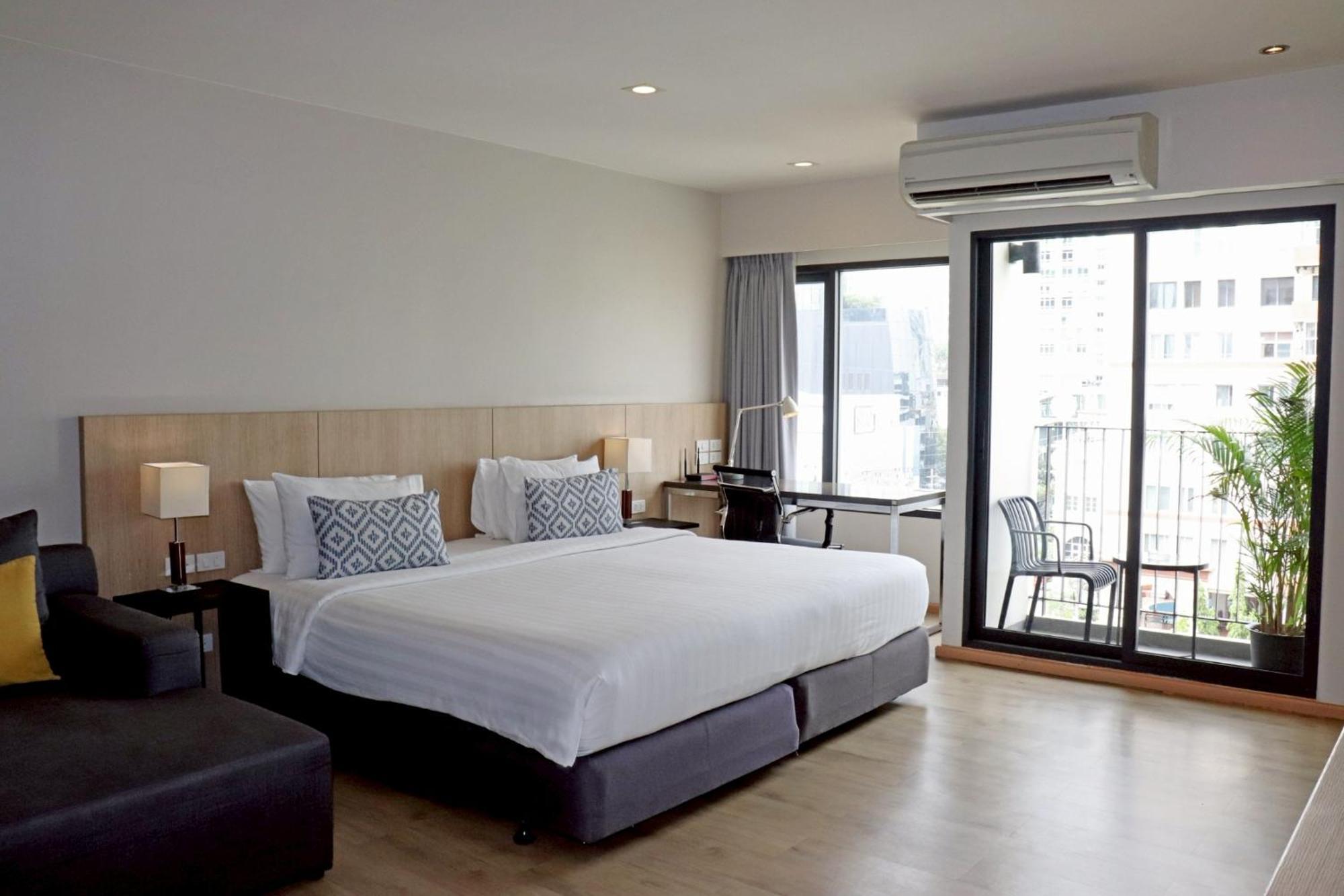 The Residence On Thonglor By Uhg Bangkok Exterior photo