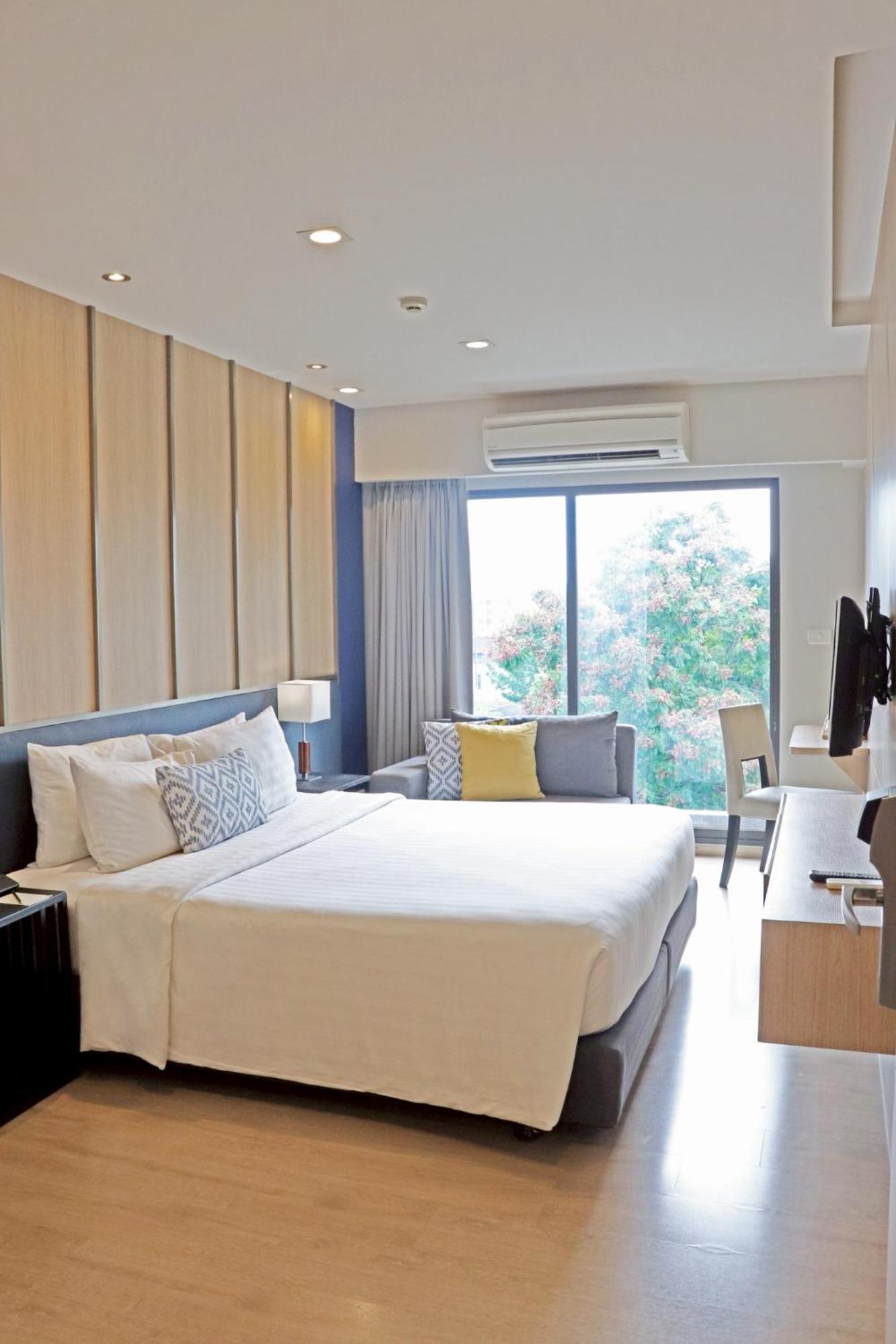 The Residence On Thonglor By Uhg Bangkok Exterior photo
